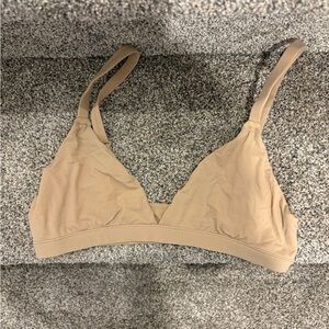SKIMS Wireless Triangle Bralette - Nude Tan
